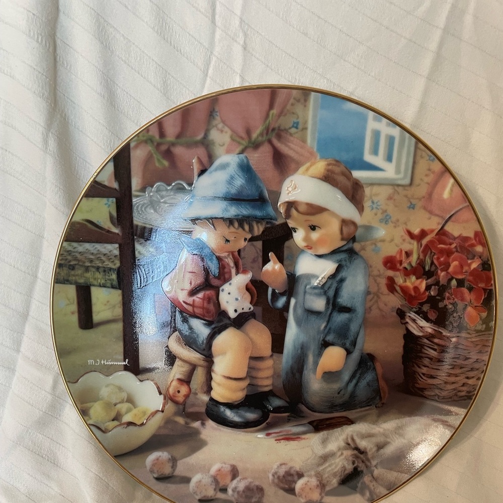 Hummel 'Tender Loving Care' White Plate
